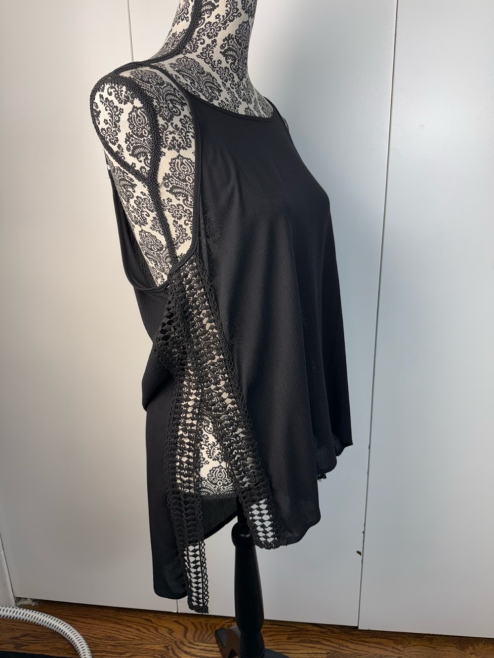 Maronie Black Crochet-Trim Spaghetti Strap Cami